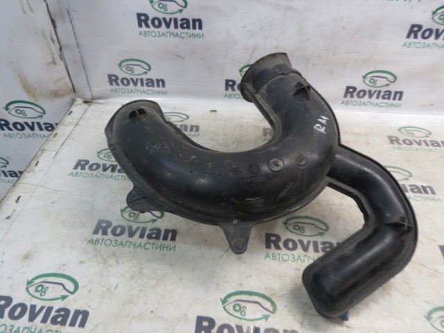 Патрубок воздушный 8200923128 RENAULT