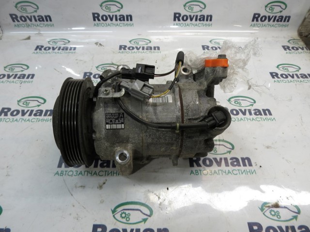 Компрессор климатической установки 8200956574 RENAULT