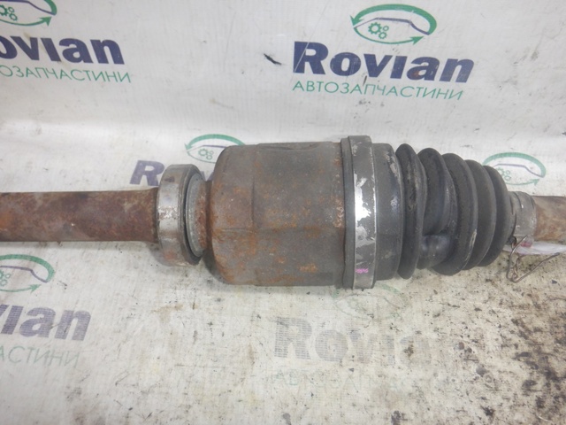 Привод правый 8201052989 RENAULT