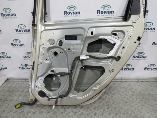 821001572R RENAULT Дверь задняя правая купить в Тернополь