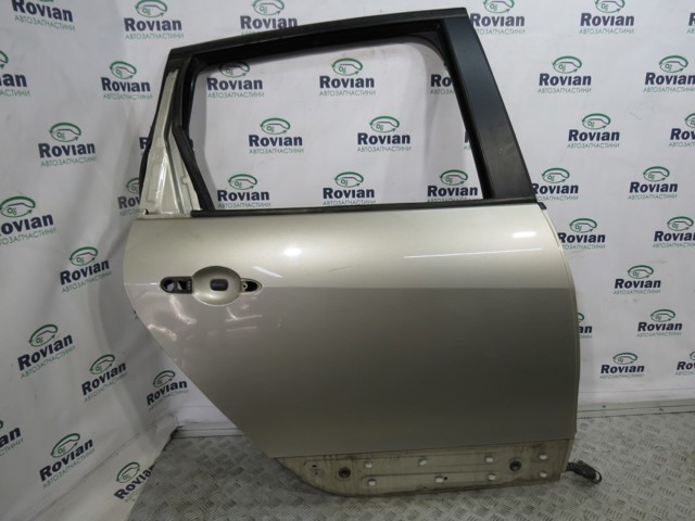 Задняя правая дверь 821001572R RENAULT