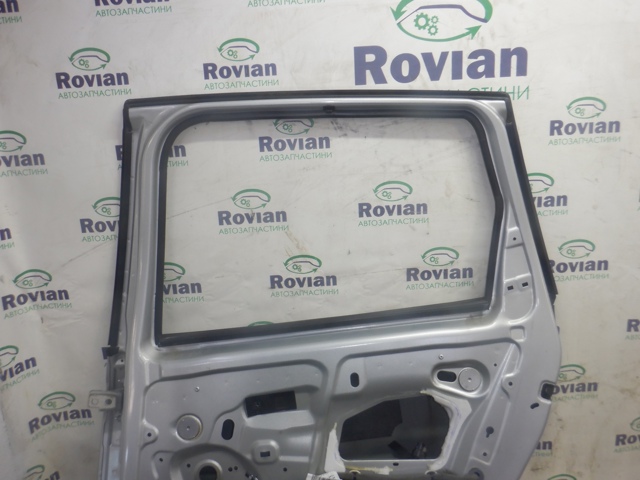 RENAULT 821009283R Дверь задняя правая в наличии Тернополь