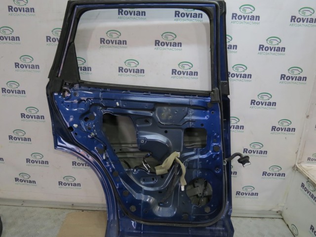 Задняя левая дверь 821016RR0B NISSAN