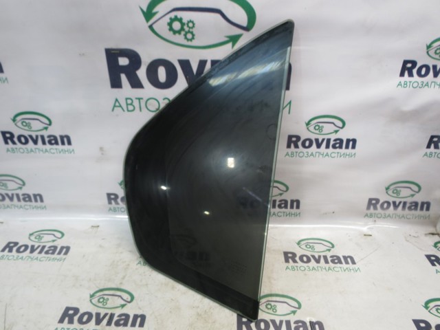 Форточка двери треугольник, задней, правой 822621008R RENAULT