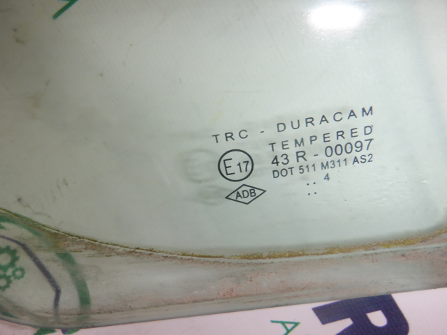 Окно надставки двери задней 822621848R RENAULT