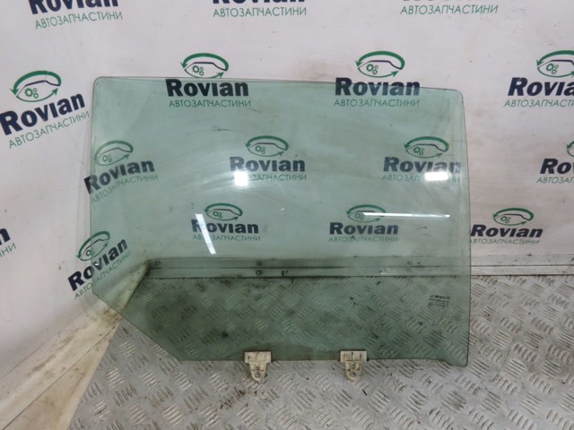 Стекло заднее правое 823000026R RENAULT