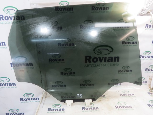 Окно задней двери 823006RR0C NISSAN