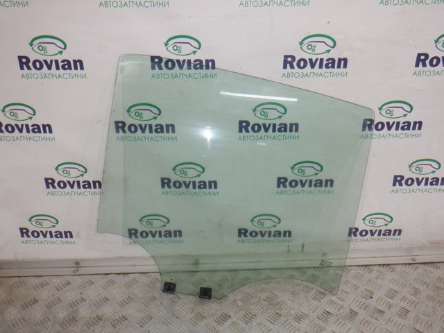Стекло фонаря заднего правого 823008827R RENAULT