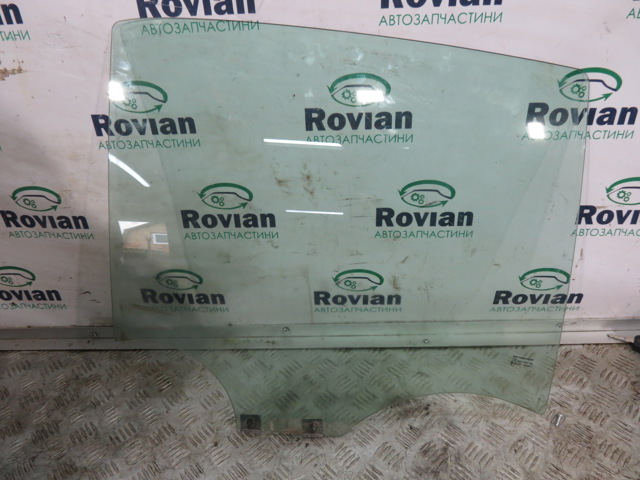 Стекло заднего фонаря, правого 823008827R RENAULT