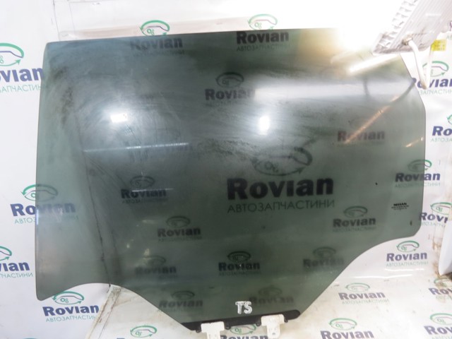 Стекло двери задней левой 823016RR0C NISSAN