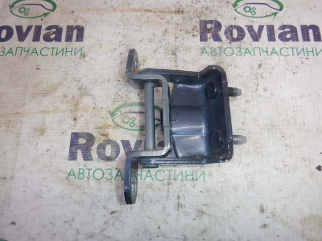 Петля двери задней правой 824003NA1A NISSAN
