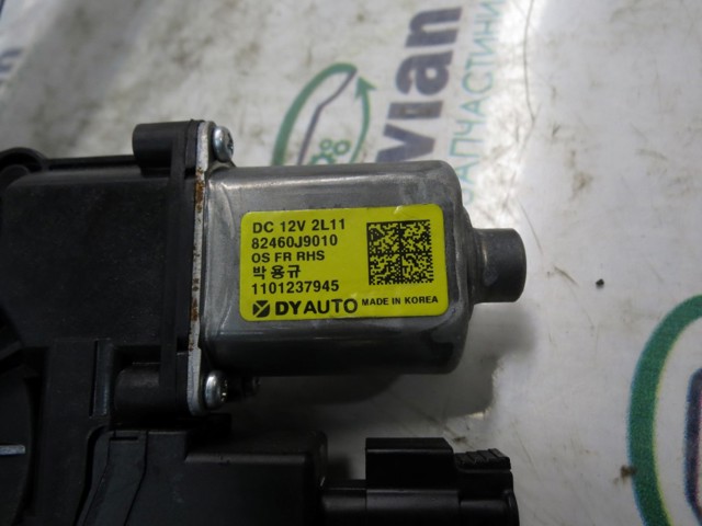 Мотор стеклоподъемника двери передней, правой 82460J9010 HYUNDAI