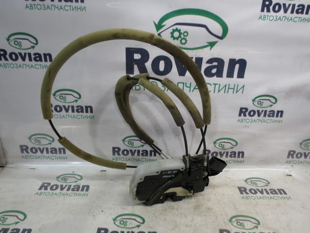 Замок задней двери, левой 825013NL1A NISSAN