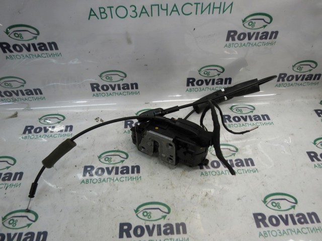 RENAULT 825020004R Замок двери задней правой в наличии Черновцы