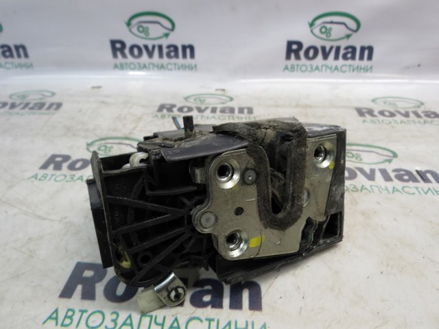 825024490R RENAULT Замок двери задней правой купить в Каменское