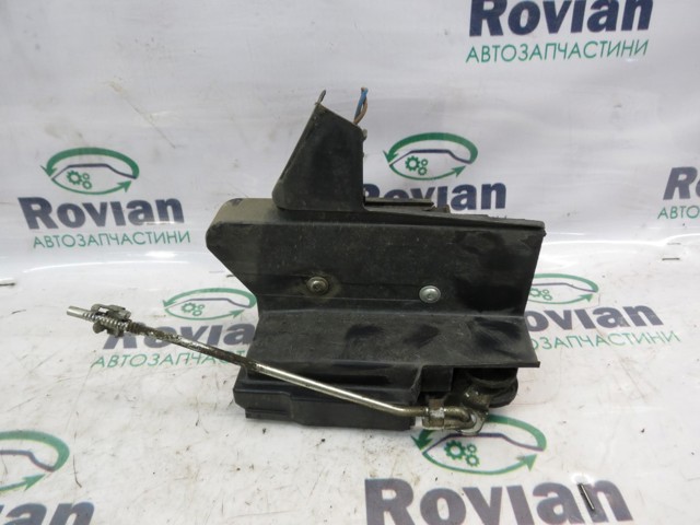 Замок задней правой двери  825024490R RENAULT