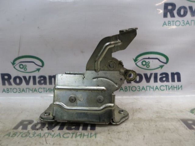 Замок двери боковой/сдвижной 825027108R RENAULT