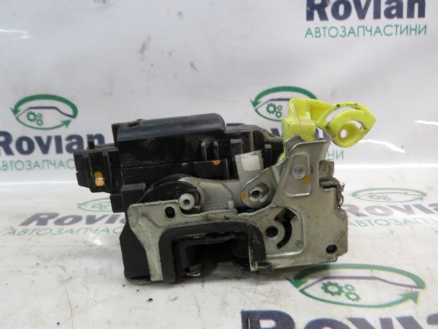 825029139R RENAULT Замок двери задней правой купить в Хмельницкий