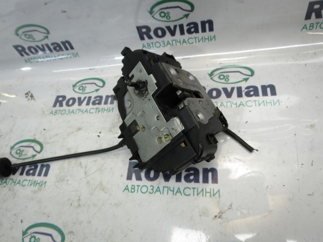 RENAULT 825030004R Замок двери задней левой в наличии Сумы