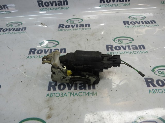 Замок задней левой двери 825032860R RENAULT