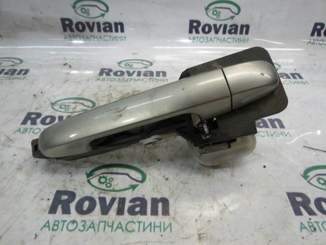 Держатель наружной ручки двери, правых дверей 826651H000 HYUNDAI