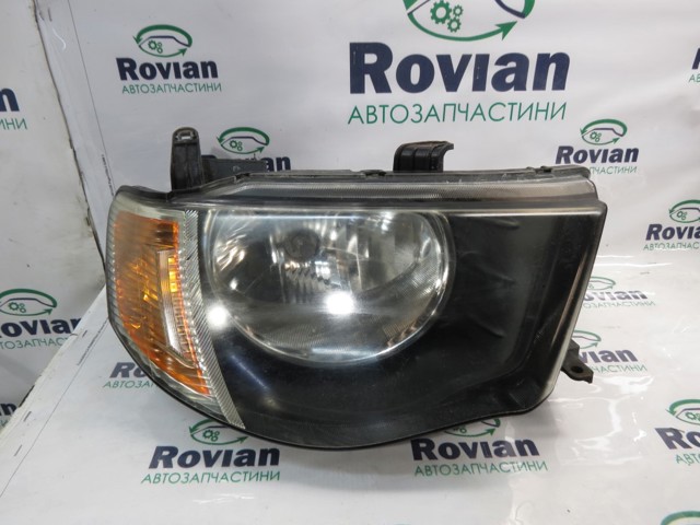 Фара основная правая 8301A824 MITSUBISHI