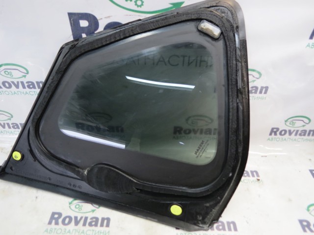 833006RR0A NISSAN Стекло кузова (багажного отсека) правое купить в Житомир
