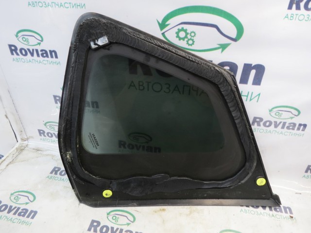 Стекло багажного отсека, левое 833016RR0A NISSAN