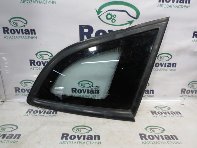 Стекло багажного отсека, правое 833060008R RENAULT