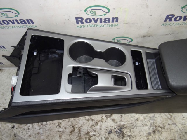 Консоль панели приборов 84611K4000TRY HYUNDAI