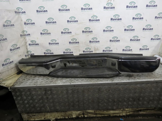 Задний бампер 85022ZP60A NISSAN
