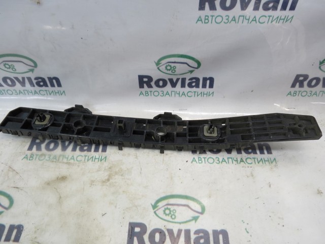 Направляющая заднего бампера, правая 852206RR0A NISSAN