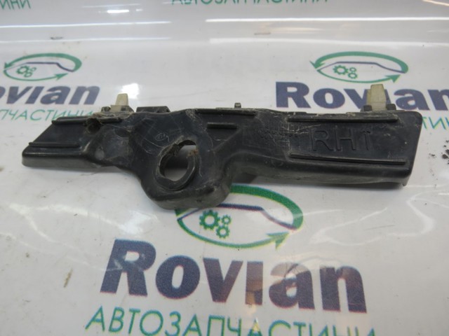 Кронштейн бампера переднего, правый 865942P000 HYUNDAI