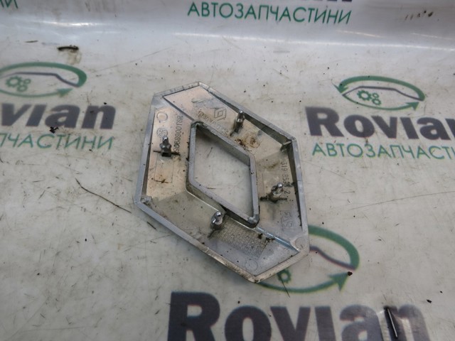 908890016R RENAULT Эмблема крышки багажника (фирменный значок) купить в Кривой Рог