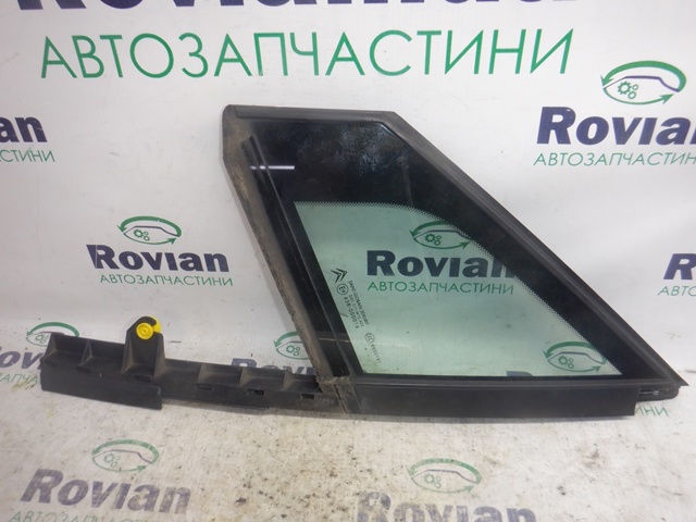 Стекло треугольное двери передней левой 9201L5 PEUGEOT