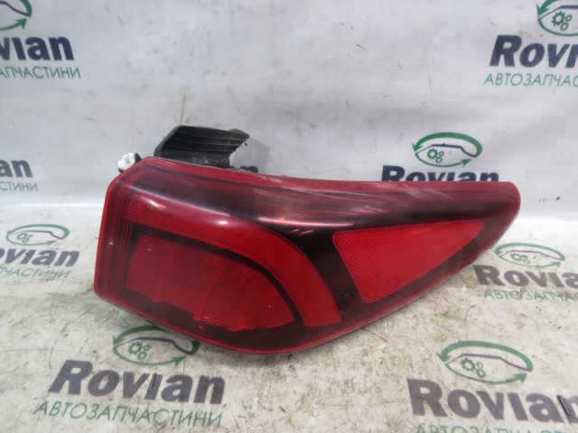 Фонарь задний правый, внешний 92402J9600 HYUNDAI