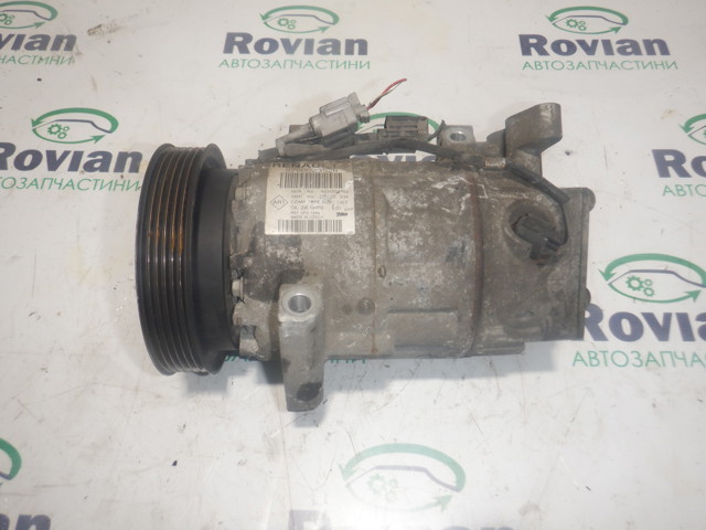 Компрессор кондиционера 926002352R RENAULT