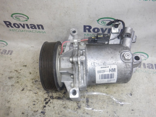 Компрессор климатической установки 926005727R RENAULT