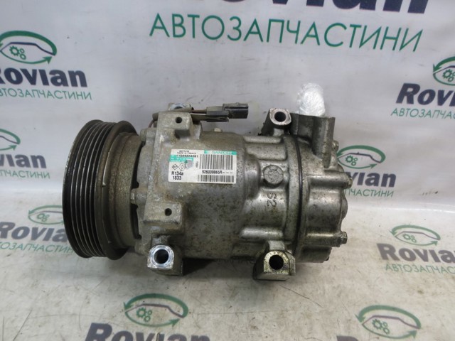 Компрессор климатической установки 926009865R NISSAN
