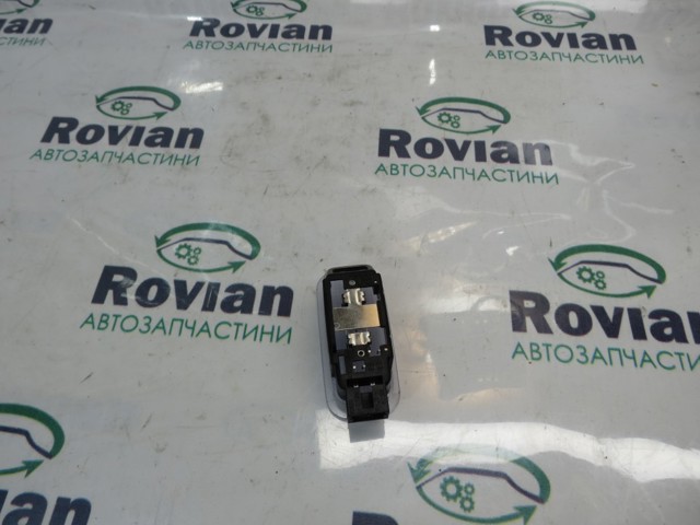 92620B2000 Плафон подсветки багажного отсека купить Ужгород