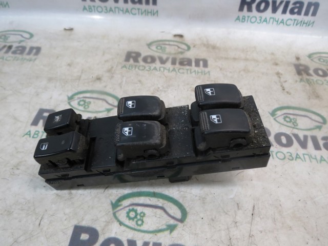 Кнопки переднего левого стеклоподъёмника 935701F360WK HYUNDAI