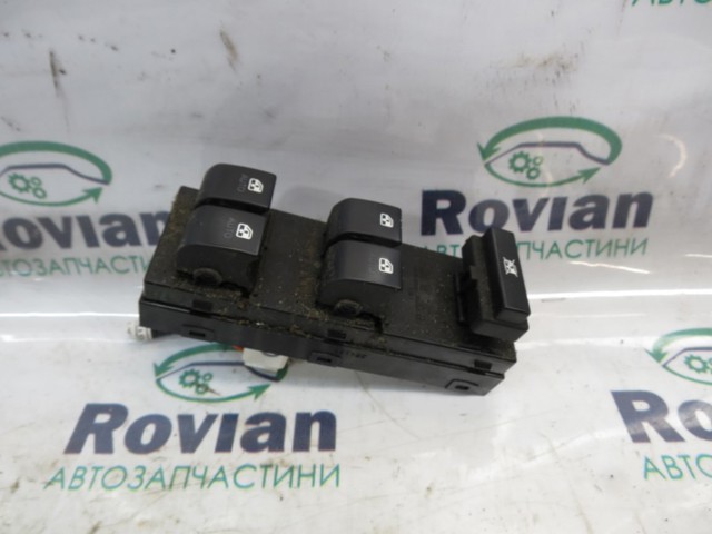 Кнопки переднего левого стеклоподъёмника 935701H120 HYUNDAI