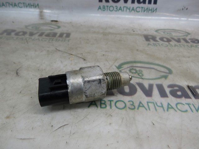 Датчик заднего хода Hyundai Tucson I