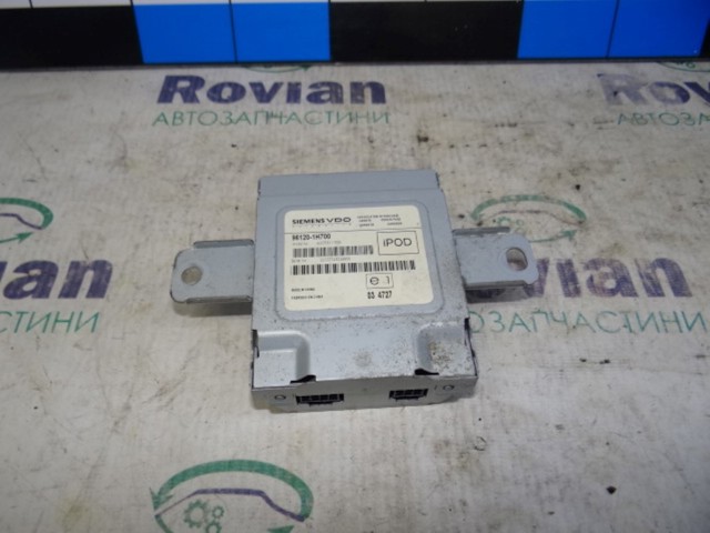 USB-разветвитель 961201H700 HYUNDAI