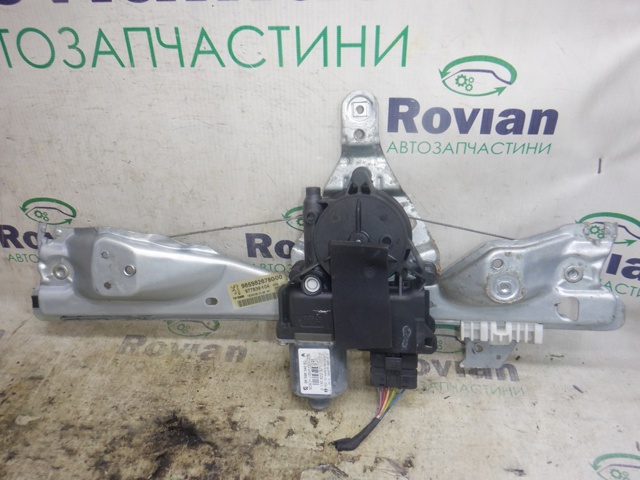 Стеклоподъемник левой задней двери 9659826780 PEUGEOT