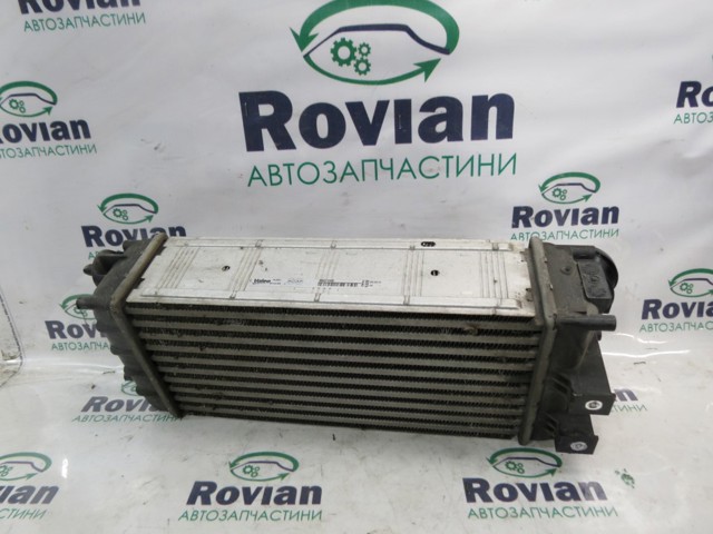 Охладитель наддувочного воздуха 9684212480 PEUGEOT