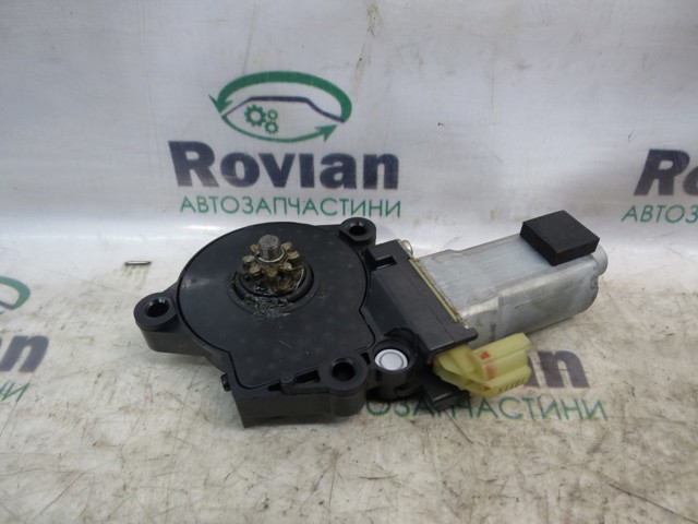 Мотор стеклоподъемника двери передней, правой 988201F100 HYUNDAI