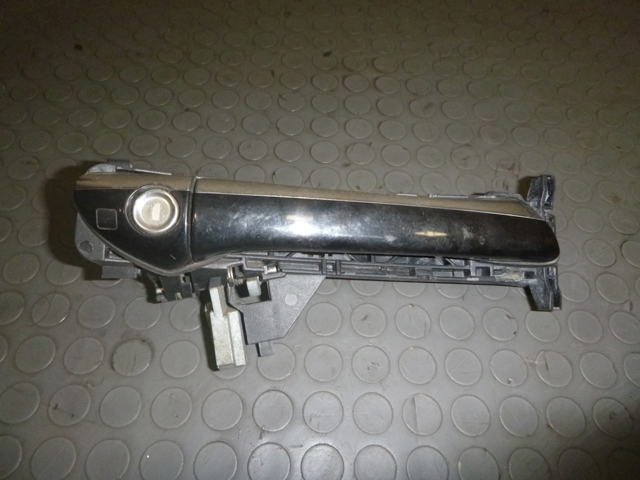 Ручка правой двери наружная A2207601270 MERCEDES
