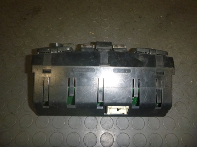 Блок управления печкой A2208300185 MERCEDES