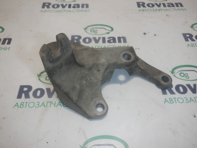 Кронштейн подушки КПП, правый AV617M125AA FORD